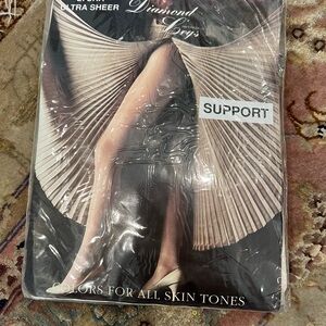 Que Sheer Lycra Support Pantyhose